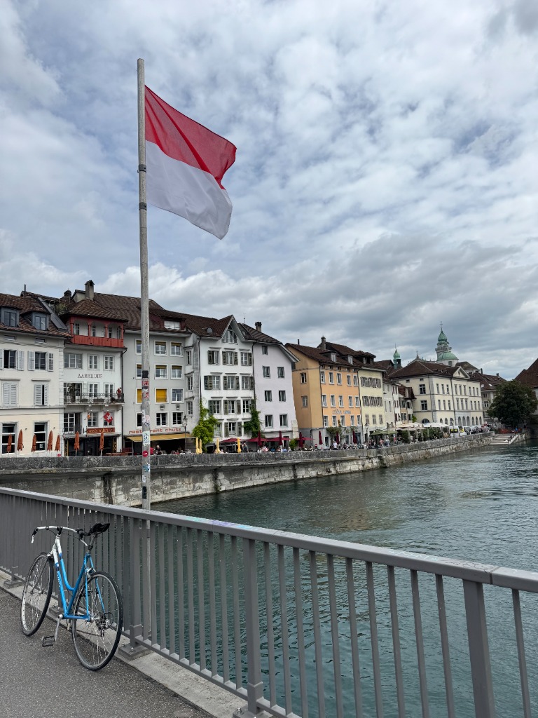Solothurn – Blick von der Brücke auf die Altstadt und die Aare